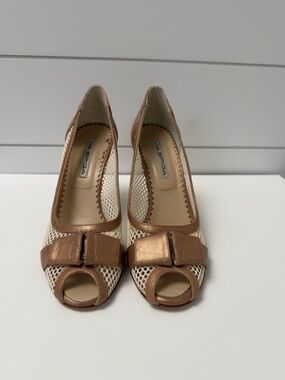 Via Spiga Cream and Bronze Open-Toe Pumps with Bow Accent